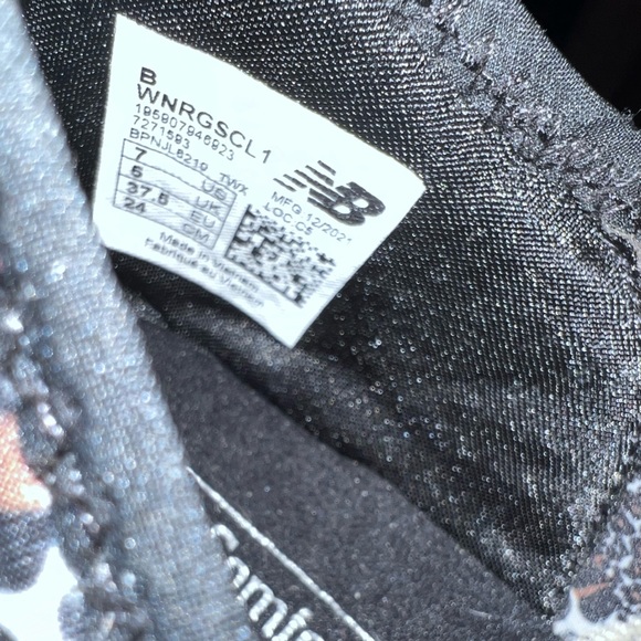 Women’s new balance off white and leopard print - Picture 2 of 2